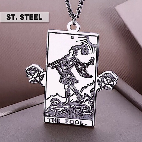 ⚜️𝟯𝟬%𝗢𝗙𝗙 𝗯𝘂𝗻𝗱𝗹𝗲𝘀 𝟯+⚜️ NEW Fool Tarot Card Stainless Steel Necklace - Picture 6 of 11